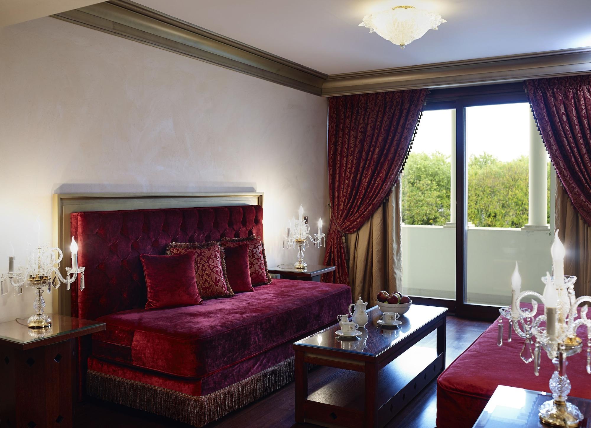 Grand Serai Congress And Spa Яніна Екстер'єр фото A suite at the hotel