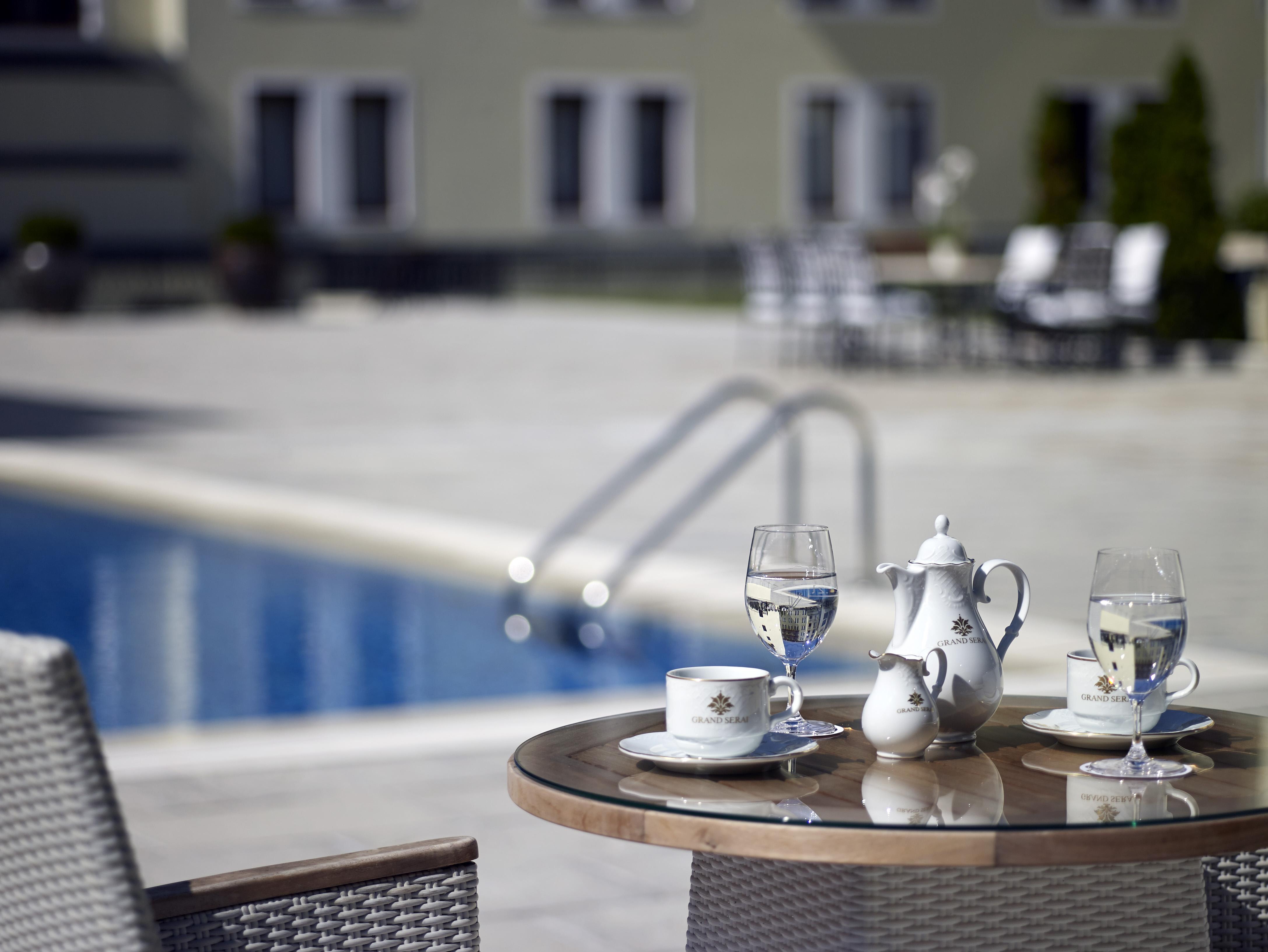 Grand Serai Congress And Spa Яніна Екстер'єр фото The swimming pool at the hotel