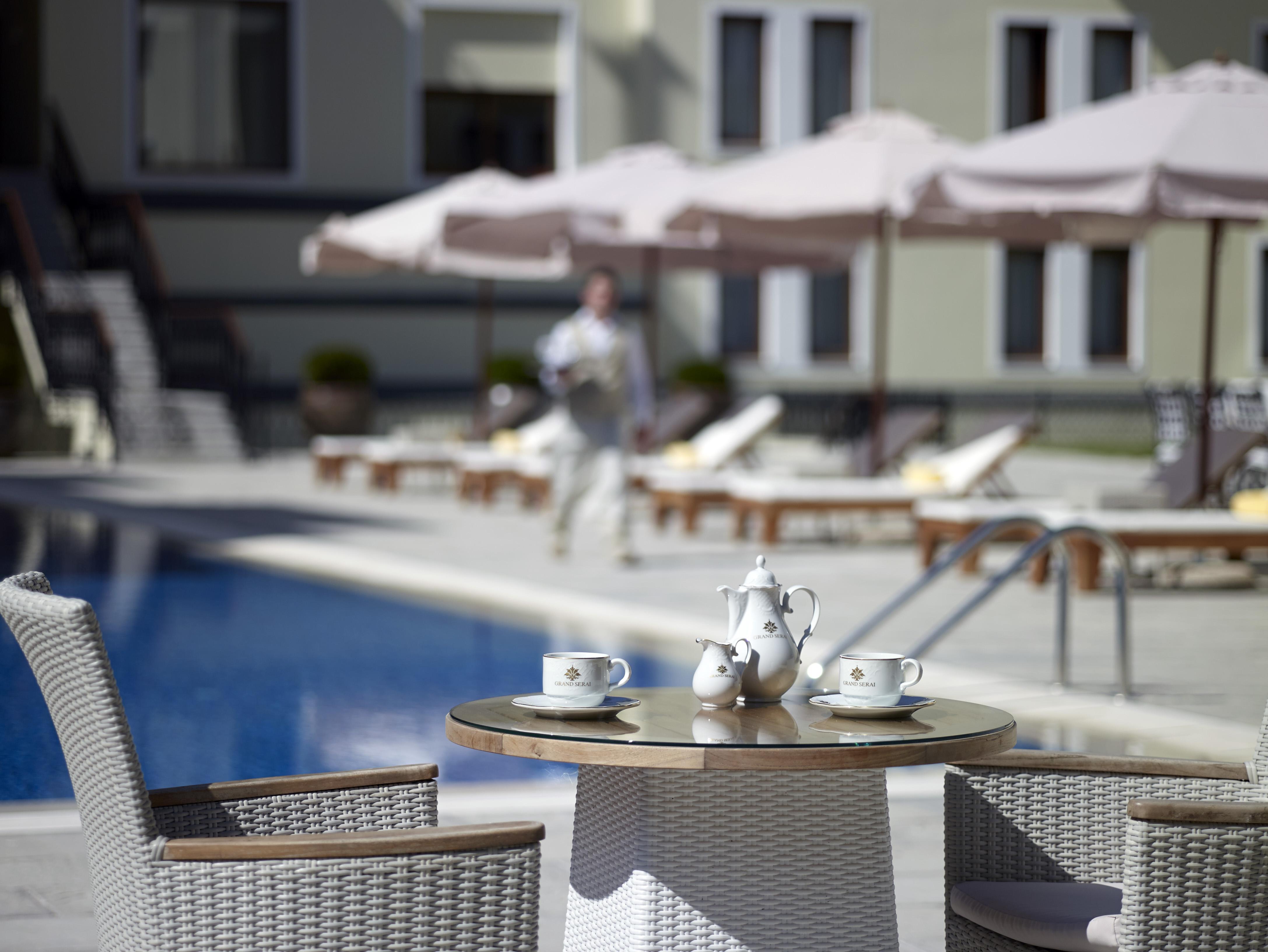 Grand Serai Congress And Spa Яніна Екстер'єр фото The swimming pool at the hotel